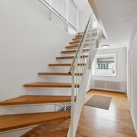 Apartment Practical 17'away From The Center *
